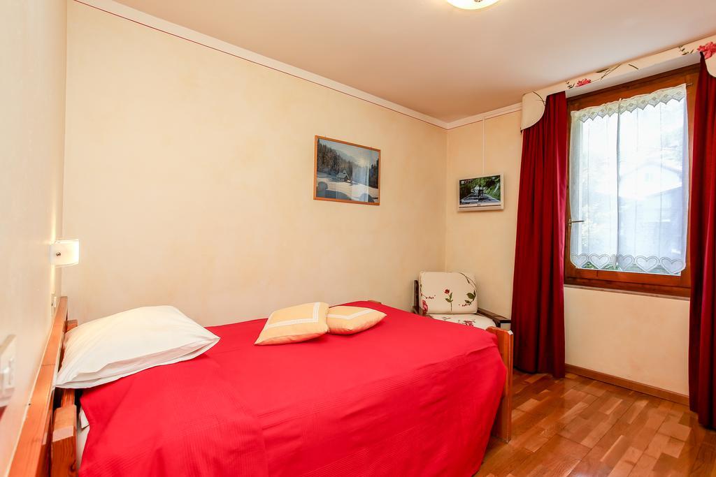 Albergo Adele Борміо Екстер'єр фото