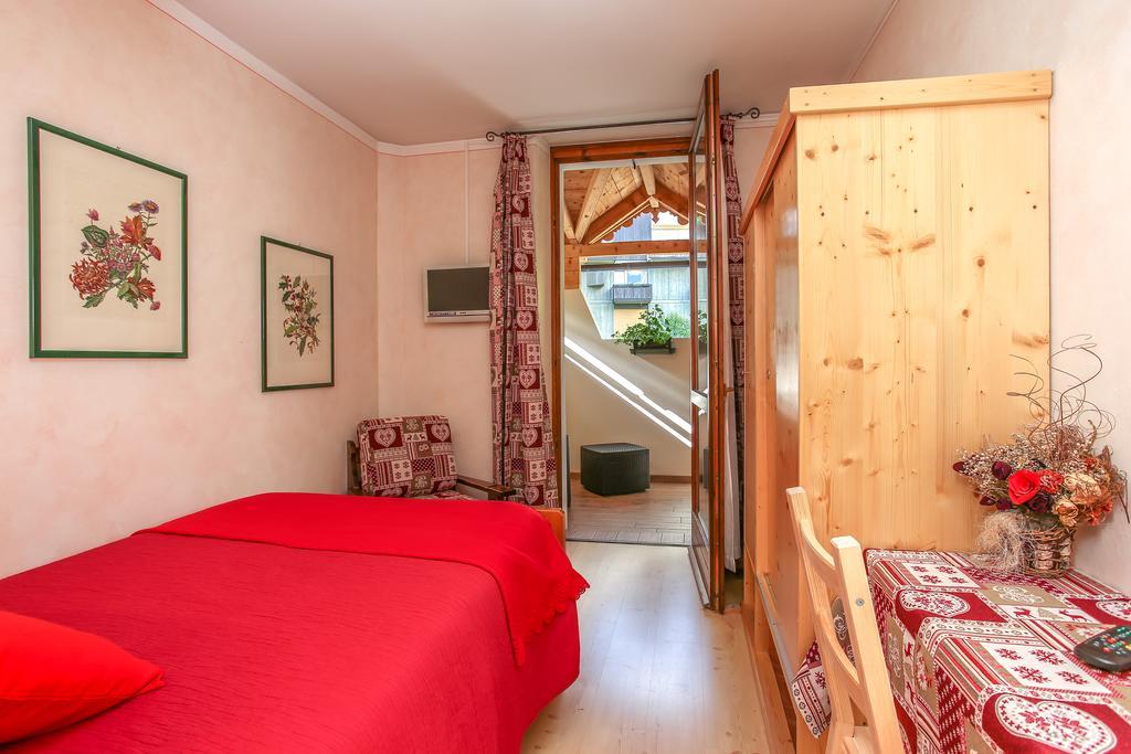 Albergo Adele Борміо Екстер'єр фото