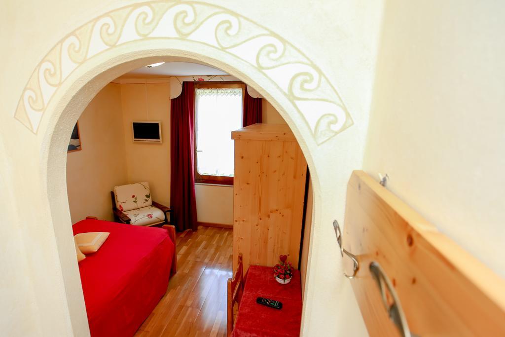 Albergo Adele Борміо Екстер'єр фото